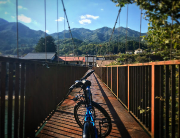 吊り橋とE-Bike